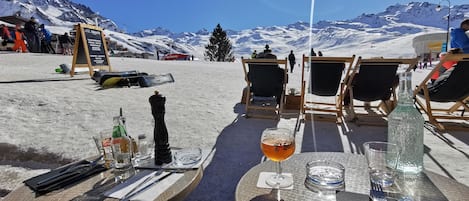 Terrasse place Caron à 50m de l'appartement