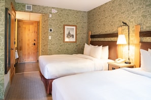 Return to this cozy room with your close friends and family after a day in the spectacular Rockies.