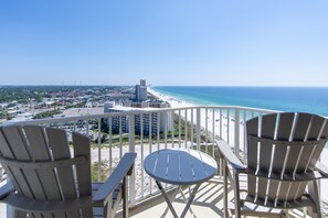 Private balcony with breathtaking views of PCB.