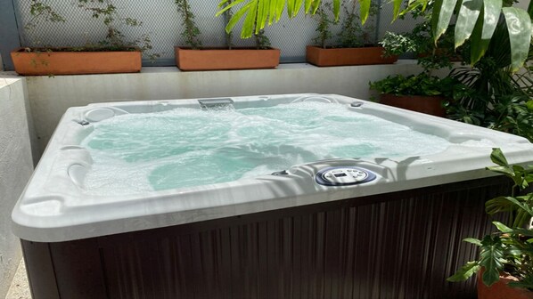 Jacuzzi