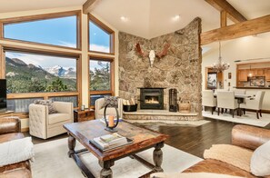 Living Room, Indoors, Room, Furniture, Flooring