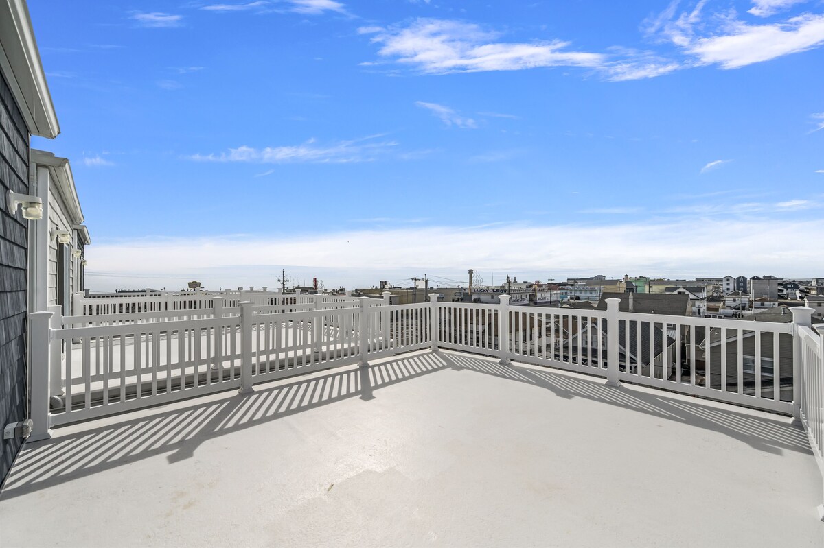 Beach House Steps away from the Boardwalk and Beach with Ocean Views at Seaside…