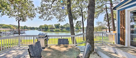 Gun Barrel City Vacation Rental | 3BR | 2BA | 2 Steps Required for Access