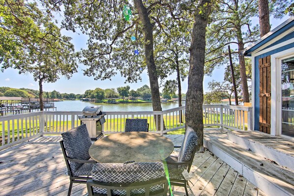 Gun Barrel City Vacation Rental | 3BR | 2BA | 2 Steps Required for Access