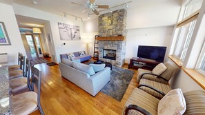 Living Area with Flatscreen, Gas Fireplace - Living Area with Flatscreen, Gas Fireplace