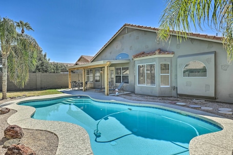 Phoenix Vacation Rental | 3BR | 2BA | 1,817 Sq Ft | Step-Free Entry