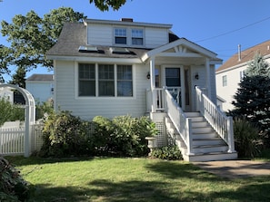 FRONT OF HOUSE