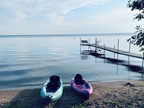Two kayaks for guests to use. 1 tandem and 1 single. 
