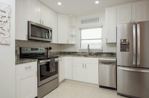 Full kitchen
