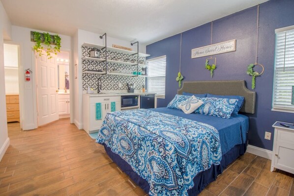 This studio features a modern and cozy design, perfect for a comfortable stay.