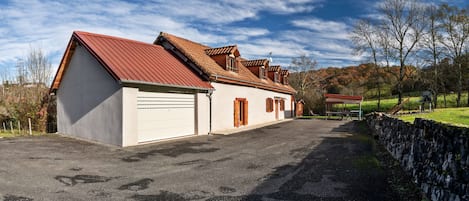 Maison indépendante tout confort pour 6 personnes, 3 chambres et grand extérieur