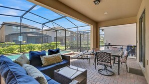 Beautiful 5 bed 5.5 bath villa located in Solterra Resort
