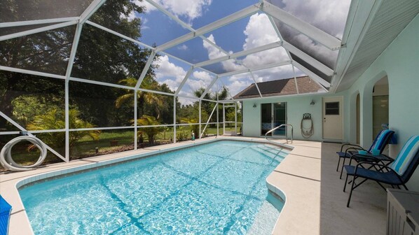 Beautiful 3 bed 2 bath villa located in Charlotte Harbor Area