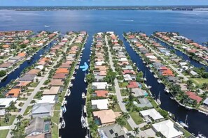 Stunner location on sailboat canal 5 minutes from Charlotte Harbor and the Gulf.