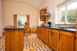 Church Island View Holiday Home, Lake View Holiday Accommodation Available near Waterville, County Kerry