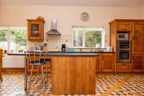 Church Island View Holiday Home, Lake View Holiday Accommodation Available near Waterville, County Kerry