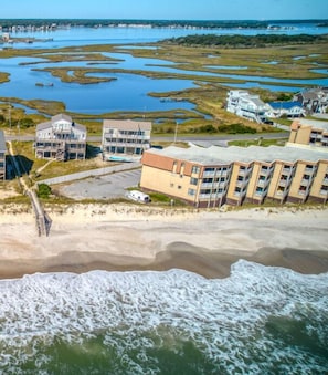 Middle unit town home, incredible sound & sea views