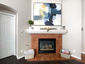 Gas fireplace