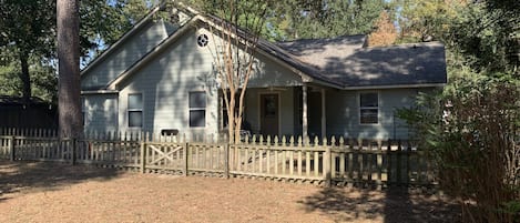 Woodside Cottage - A Little House in the Woods