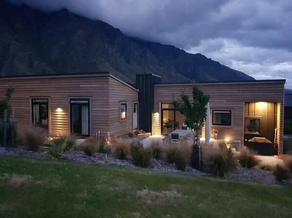 Stunning Home at Jack's Point