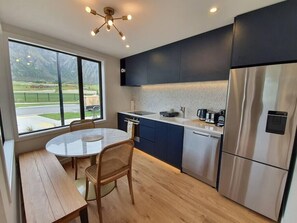 High spec kitchen with everything you need.