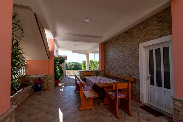 Outdoor dining