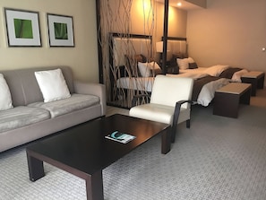 Unit with 2 Double beds