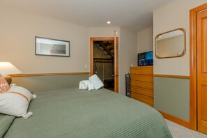 Bedroom #1 - DS Queen + Smart TV