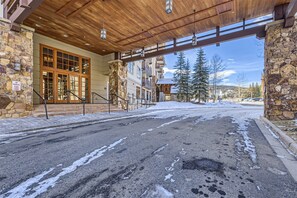 Passage Point Condos 