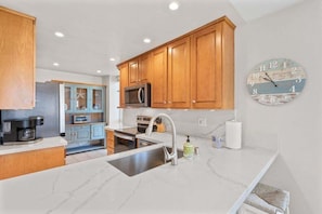 Beautiful renovated kitchen counters