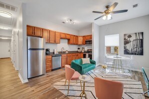 Welcome to Metro Bungalow: The Beverly!