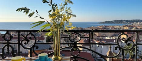 Best panoramic view in Menton from Mini balcony & only 200 meter to city center