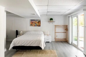 Newly Renovated Adorable Private Basement with Private Bathroom