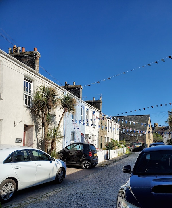 Located on a quirky little dead-end street, also the oldest street in Newquay