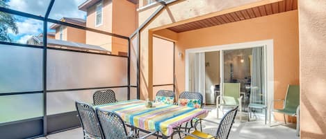 Private lanai with dining area