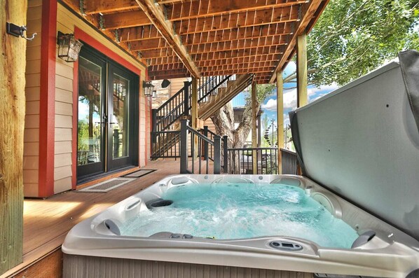 Private Hot tub