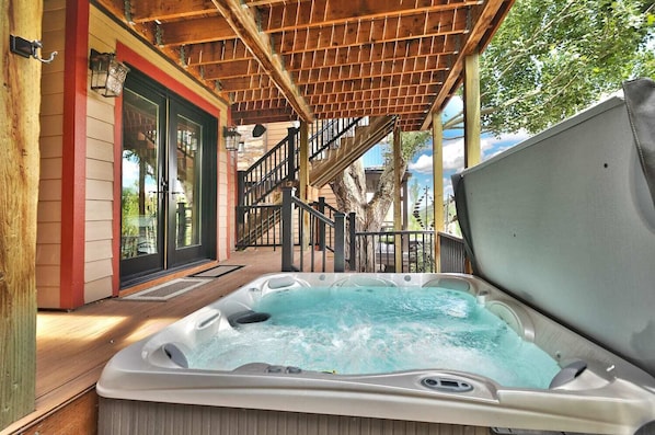 Private Hot tub