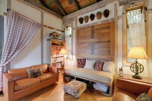 Living Room | Fireplace (Wood Provided)