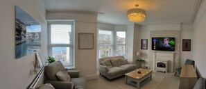 Living Room / Lounge