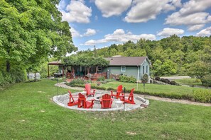 House Exterior | Wood-Burning Fire Pit
