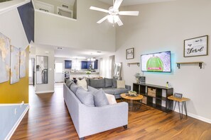 Living Room | Smart TV | Central A/C & Heat