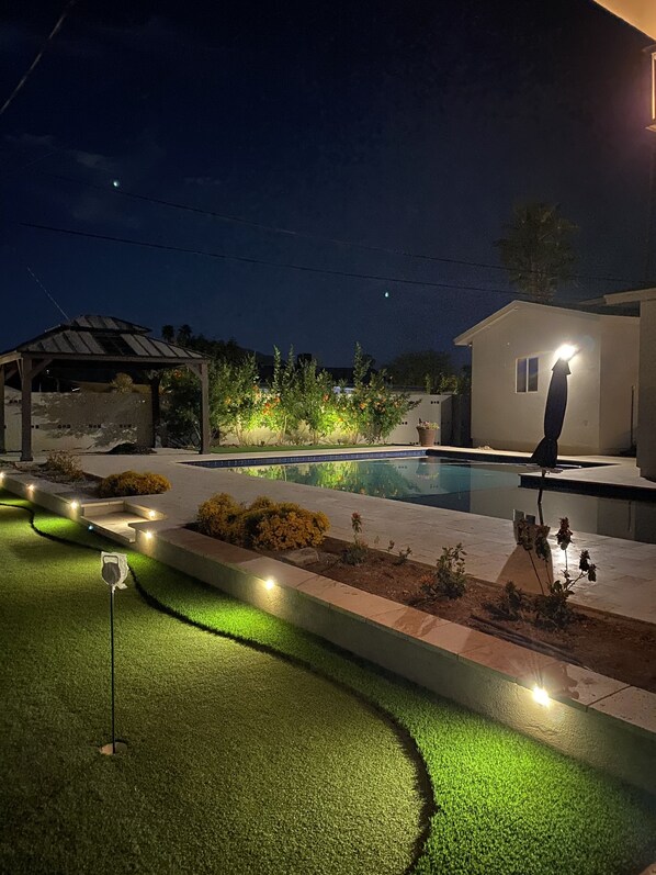 Putting Green &  Pool