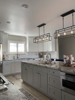 Kitchen amenities 