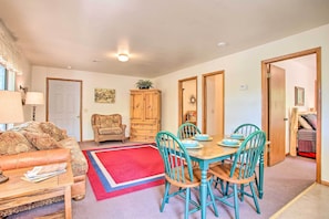 Living & Dining Area | Dishware & Flatware Provided
