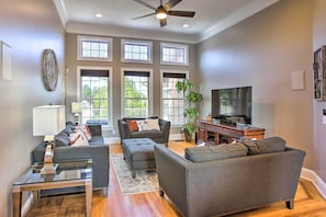 Living Area | Main Level | Central Air Conditioning | Smart TV