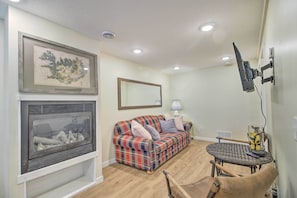 Living Area | Fireplace | TV