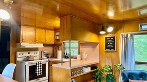 Retro full kitchen.