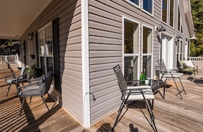 Lots of Outdoor Entertaining Spaces!