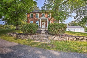 Front Entrance | Fire Pit | Catch-and-Release Pond | Porch | Grill