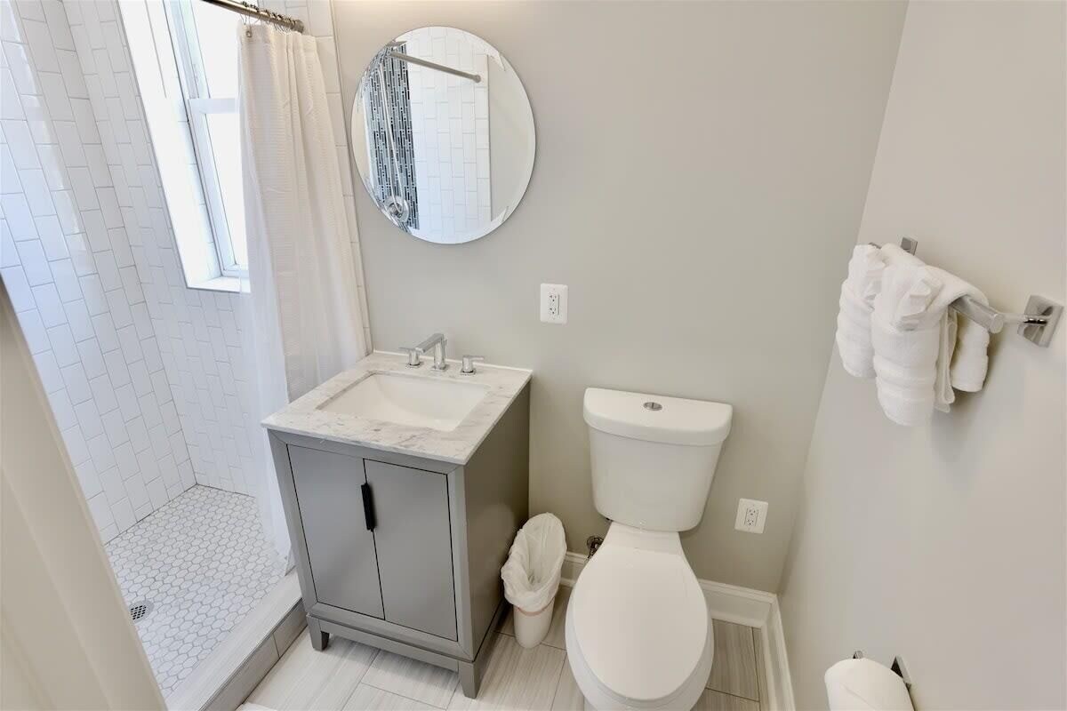 Pristine Petworth Family Home w Street Parking!